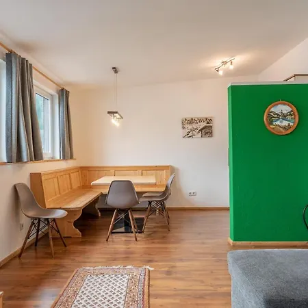 Anblick With View 滨湖采尔